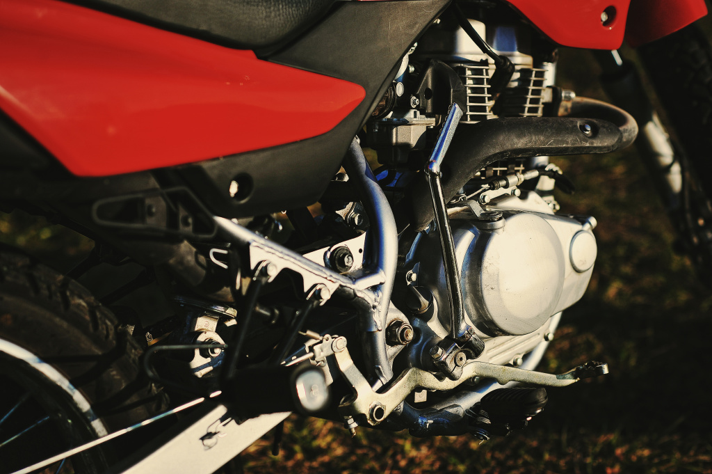 motor-motocikla-enduro.jpg motor-motocikla-enduro.jpg